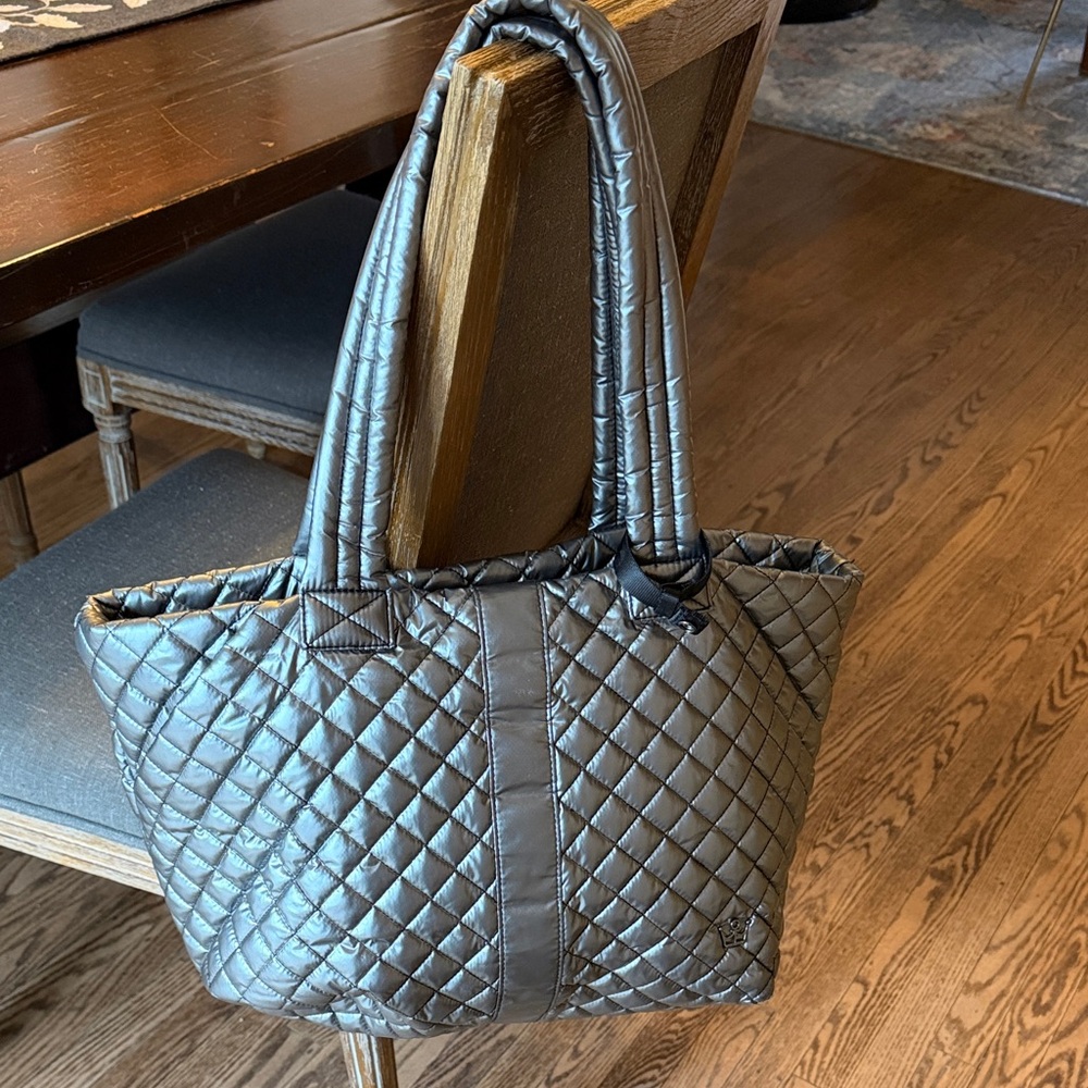 Oliver Thomas Large Quilted Tote Silver excellent use condition.
